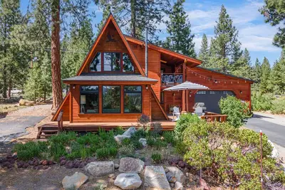 Image de Near Downtown Truckee| Cozy A-Frame | Bbq