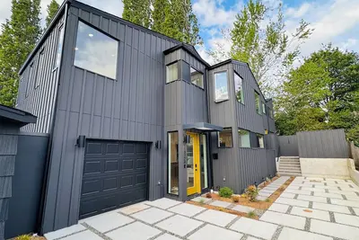 Image de Brand New Architecture Gem 3br House +Spa Bathroom