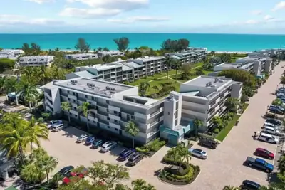 Image de Luxury Beach condo at Loggerhead Cay on Sanibel’s sought-after East End!