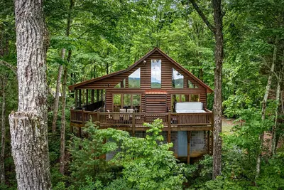 Image de Mountain Views! Private Cabin, Firepit & Hot Tub, Fireplace--Dog Friendly!