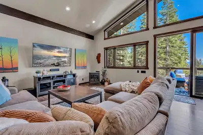 Image de Agate Bay Getaway with Lake Views