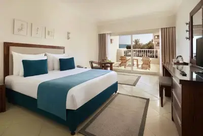 Image de Tropical Getaway – Beachfront Access, All-Inclusive Dining, Spa & Water Fun