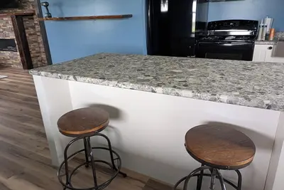Image de Cozy 2-bedroom cabin in charming Harrod with WiFi, Ac