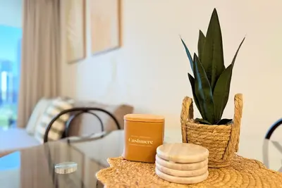 Image de 3-Bed City View Apt with Free Parking
