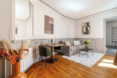 Image de Appartement moderne avec ascenseur – Trocadéro