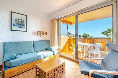 Image de Studio confortable avec Wi-Fi, vue mer, 4 personnes