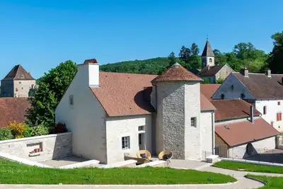 Image de Gîte de charme rénové avec cheminée à Fondremand