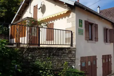 Image de Maison de charme à Fougerolles, idéale pour curistes