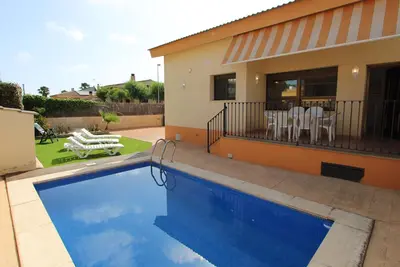 Image de Casa Clavel I ideal para tus vacaciones cerca del mar, wifi gratuito, aire acondicionado opcional, piscina privada, se admiten mascotas, playa para perros