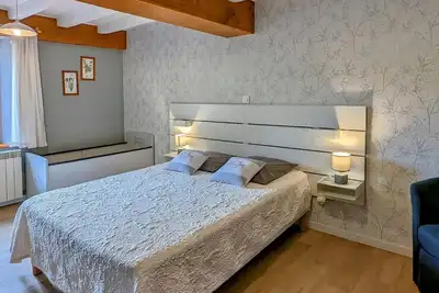 Image de Gîte de charme à Saint-Bresson, proche activités nature