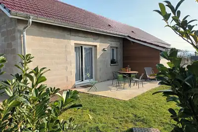 Image de Gîte de Pommette avec Terrasse et Parking à Amage