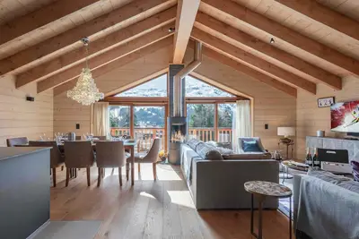 Image de Chalet chic avec jacuzzi et sauna à Méribel