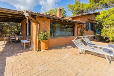 Image de Belle maison de vacances privée avec Wifi, Tv, patio, animaux admis, vue panoramique, parking