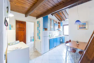 Image de Typical Ligurian waterfront house in the center