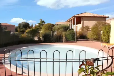 Image de Homerez - Maison charmante à Aubignan avec piscine partagée