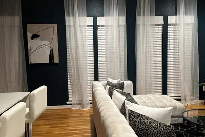 Image de Luxury Townhome with Private Rooftop & Jacuzzi