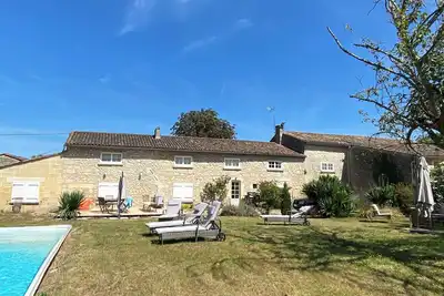 Image de Grande maison familiale avec piscine pour 10 personnes (5 chambres)