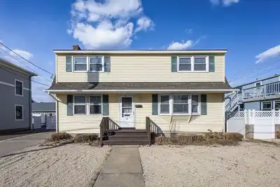 Image de Spacious 5-bedroom house located bayside in Brant Beach