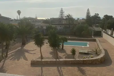 Image de Villa with pool consisting of two apartments 500mt from the beach magaggiari