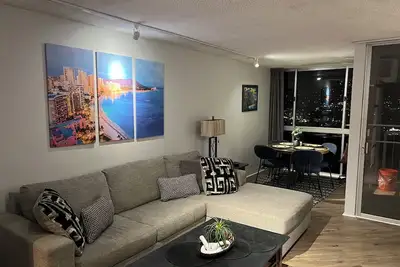 Image de Modern 1-bedroom condo in lovely Honolulu with WiFi, Ac, Parking