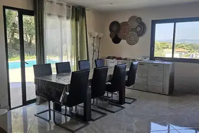 Image de Maison lumineuse avec piscine privée – à 8 minutes de la Cité de Carcassonne
