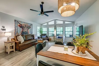 Image de 5 Mi to Dtwn Hiawassee: Creek-Front Home w/ Deck