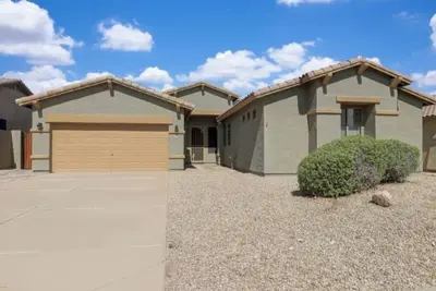 Image de Spacious 4-bedroom house in welcoming Goodyear with Dual Ac and Pool