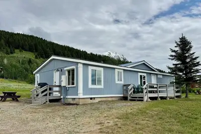 Image de Blue Spruce Cabin new remodel in Island Park, Id easy access to Yellowstone Np!