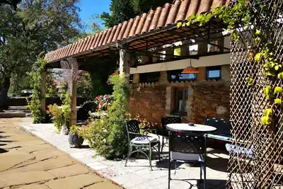 Image de Maison de vacances 'Mino Lodge' avec vue sur les montagnes, piscine partagée et Wi-Fi
