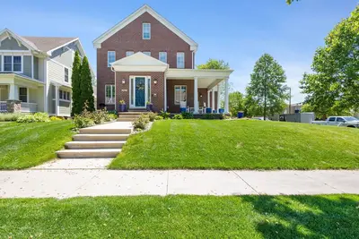 Image de The Irish Grand | 4br Home | 0. 5 Mi to Campus | Sleeps 20