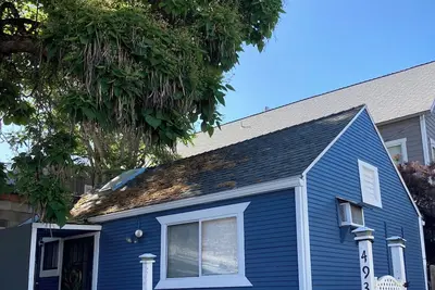 Image de Charming 2-bedroom cottage in lovely downtown Weaverville with WiFi, Ac