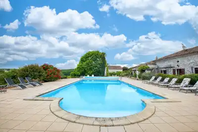 Image de Le nid - fantastic studio gite with pool in 30+ acres nr bergerac