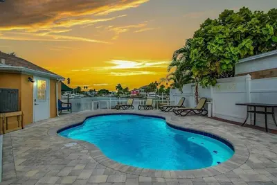 Image de Family Friendly with Dock + Heated Salt Pool