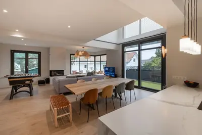 Image de Maison de vacances 'Moderne À 1km De La Plage' avec terrasse privée, jardin privé et Wi-Fi