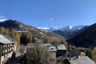 Image de Maison de vacances 'Ă€ Molines En Queyras 8-15 Pers' avec vue sur la montagne, terrasse et Wi-Fi