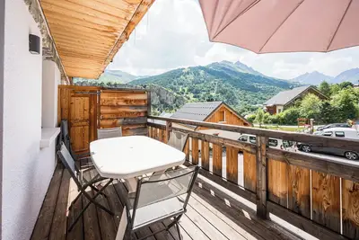 Image de Appartement 'Le Crey Rond' avec vue sur la montagne, terrasse privée et Wi-Fi