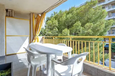 Image de Appartement 'Ct2' avec piscine commune, Wi-Fi et climatisation