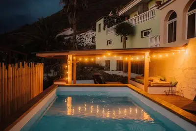 Image de Maison de vacances 'Xuixo In Tenerife South' avec vue sur la mer, Wi-Fi et climatisation