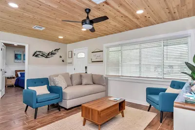 Image de Newly Furnish house in Crystal River. Minutes away from downtown and springs.