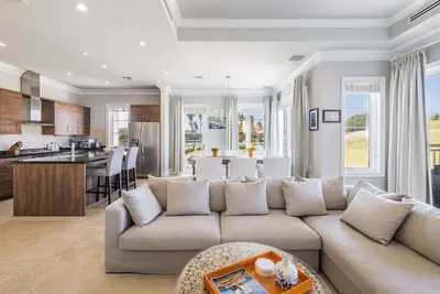 Image de Spacious Luxury 3br with Breathtaking Views at Anabui 3 by Bocobay