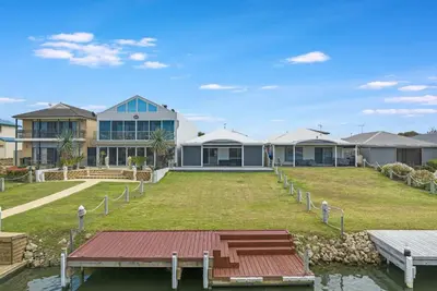 Image de Waterfront Island Escape home