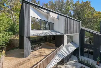 Image de Luxury Hideaway nearly 9000 Sq Ft with Elevator & Huge Deck