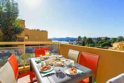 Image de Grand T3 au Lavandou pour 5 pers, terrasse près de la plage