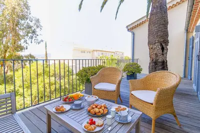 Image de Loft lumineux au centre-ville du Lavandou, animaux admis, 2 chambres