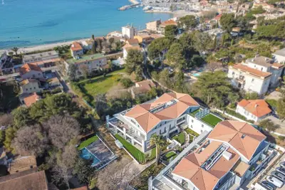 Image de Appartement 88m2 avec Terrasse et Clim, Piscine Commune à Saint-Cyr-sur-Mer