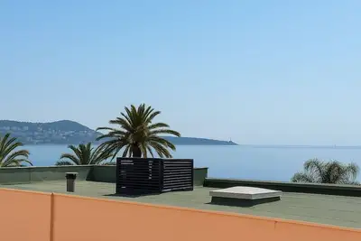 Image de Appartement traversant en front de mer sur la promenade des anglais