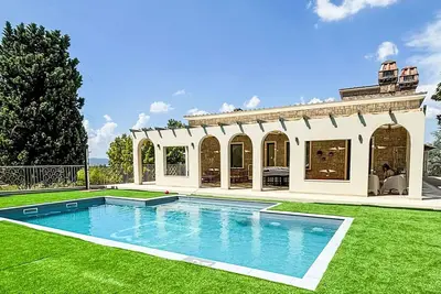 Image de Merveilleuse maison de vacances privée avec Wifi, climatisation, piscine privée, Tv et patio