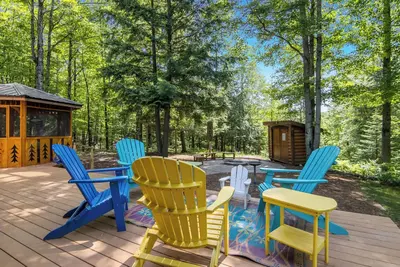 Image de Bradley's Bend Trout Fishing Riverfront Log Cabin