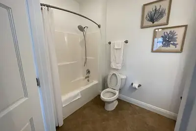 Image de Stylish & Functional Dual Apartments in Moss Point