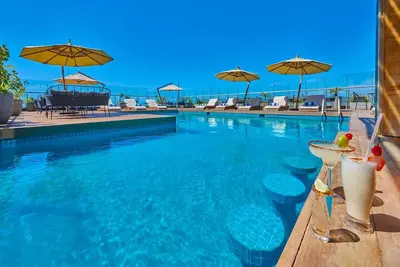 Image de 4 Relaxing Rooms Near the Beach - Ensenada's Adventure Base | Walk to Everything